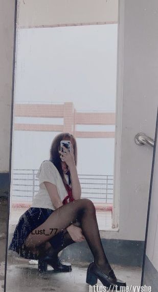 24岁尹律