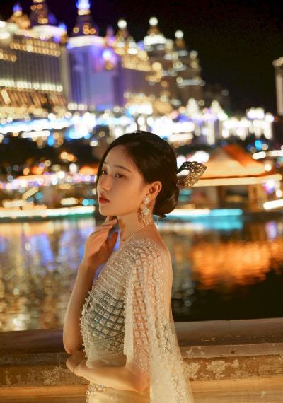 穿刺公媳情电影
