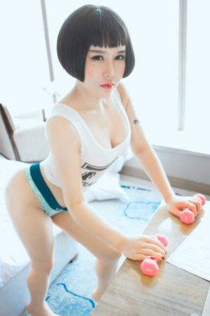 房间里的日本女人