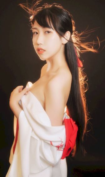 一边亲一边摸下的免费过程