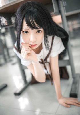啊…啊你们一个一个来啊