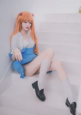 女大学生的红色日记